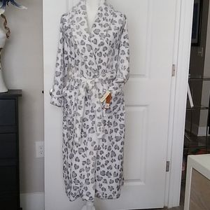 Long sleeve Robe NWT